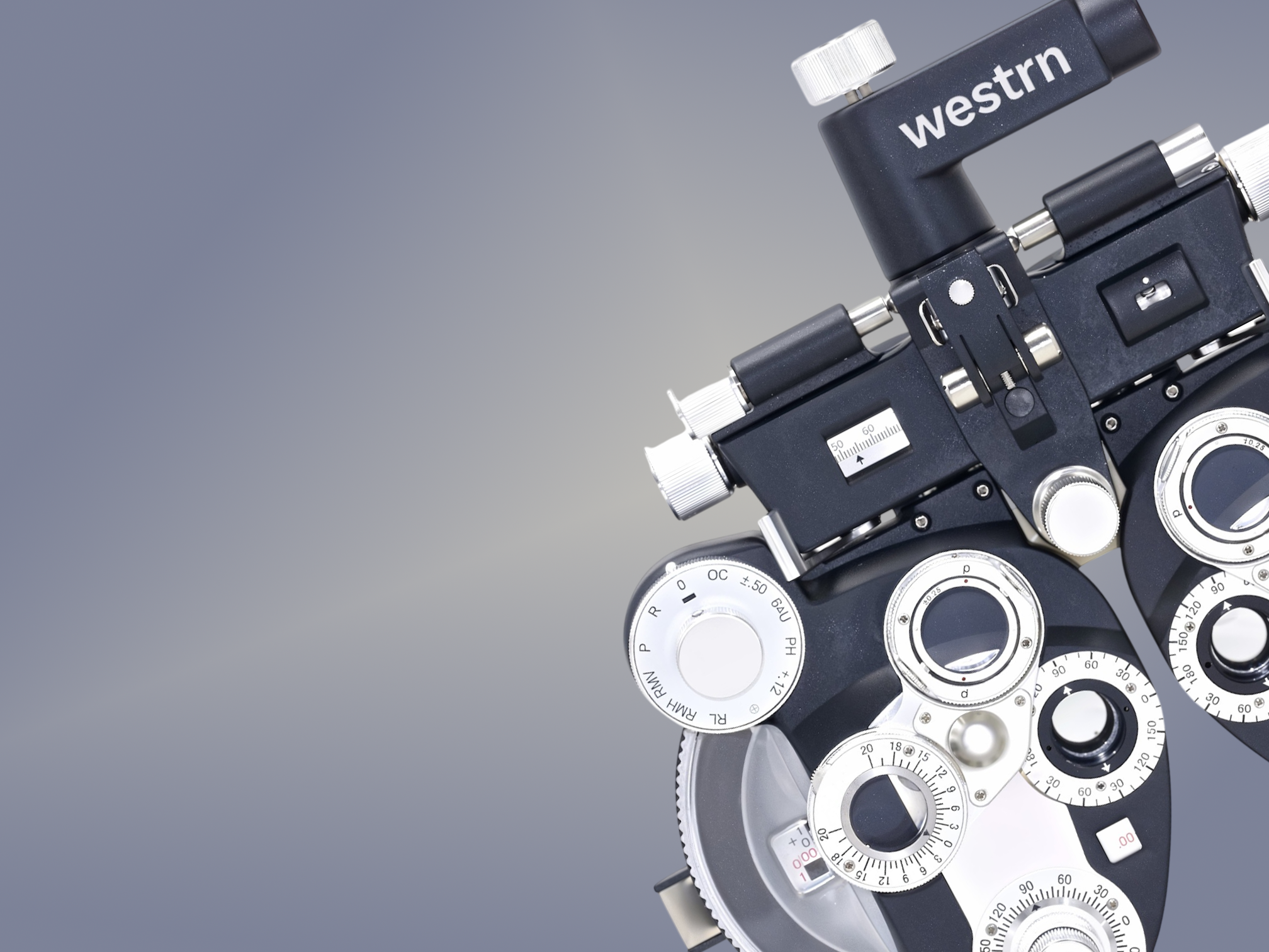 Automatically aligns Jackson Cross Cylinder for quick, accurate refractions.