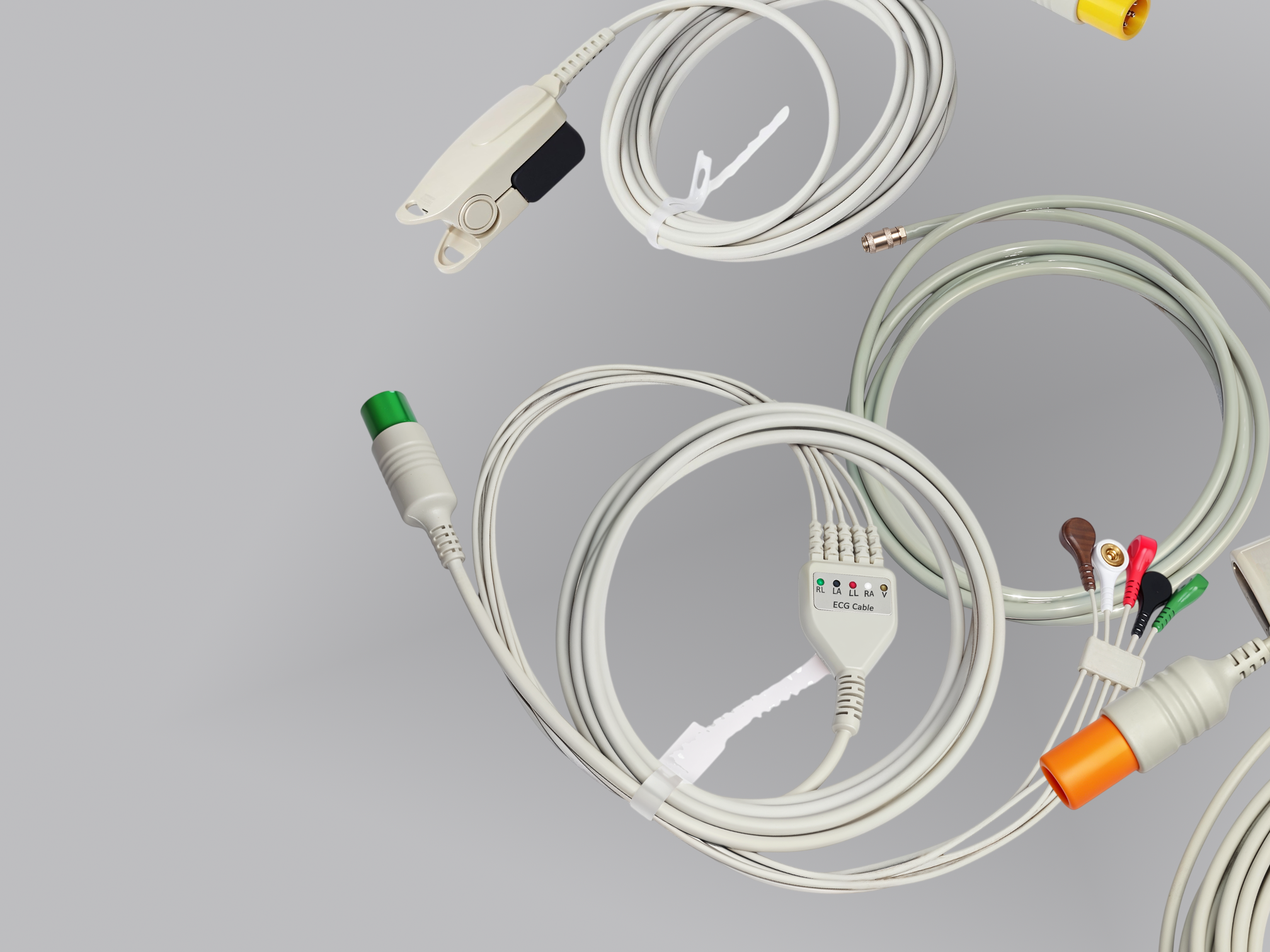 Modular integration combines ECG, SpO2, NIBP, RESP, TEMP, and optional IBP/CO2 in one unit.