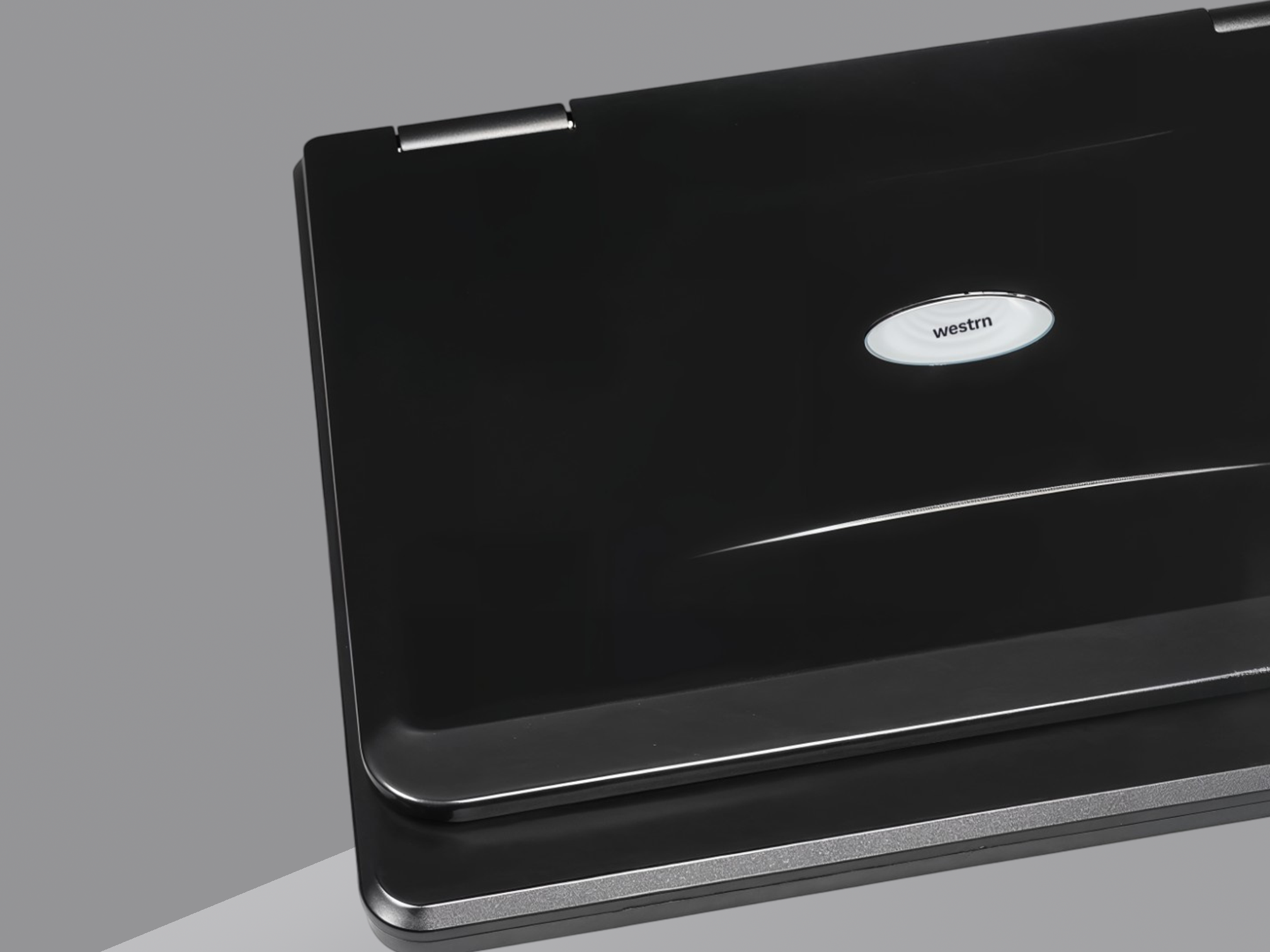 Notebook-style portable design with built-in battery enables easy field or bedside diagnostics.